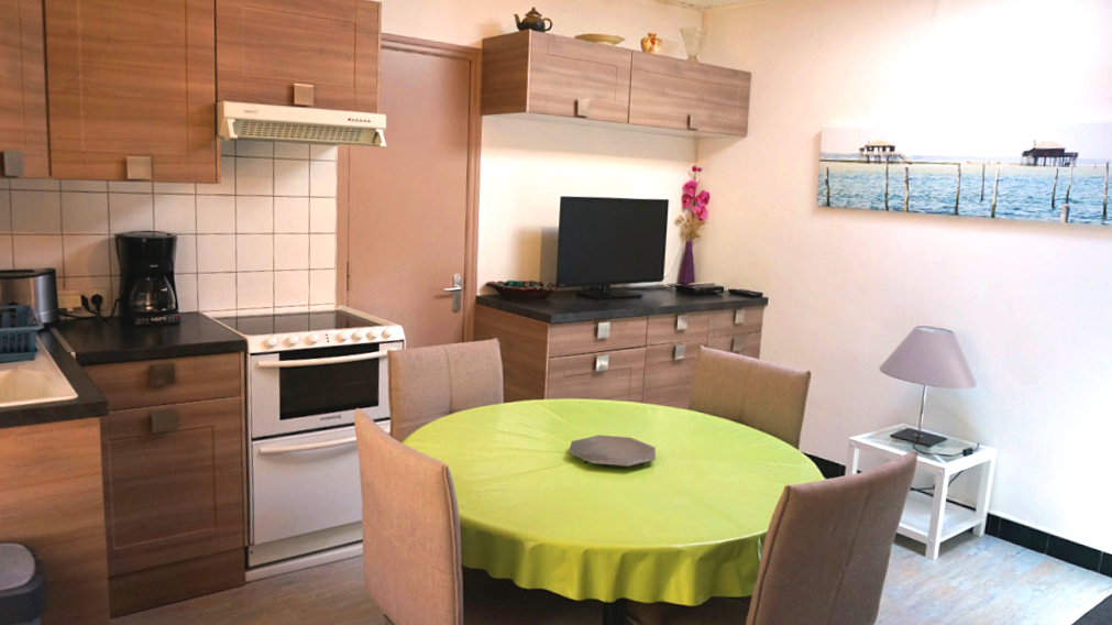 CABANNESsalon-cuisine-cabannes-1
