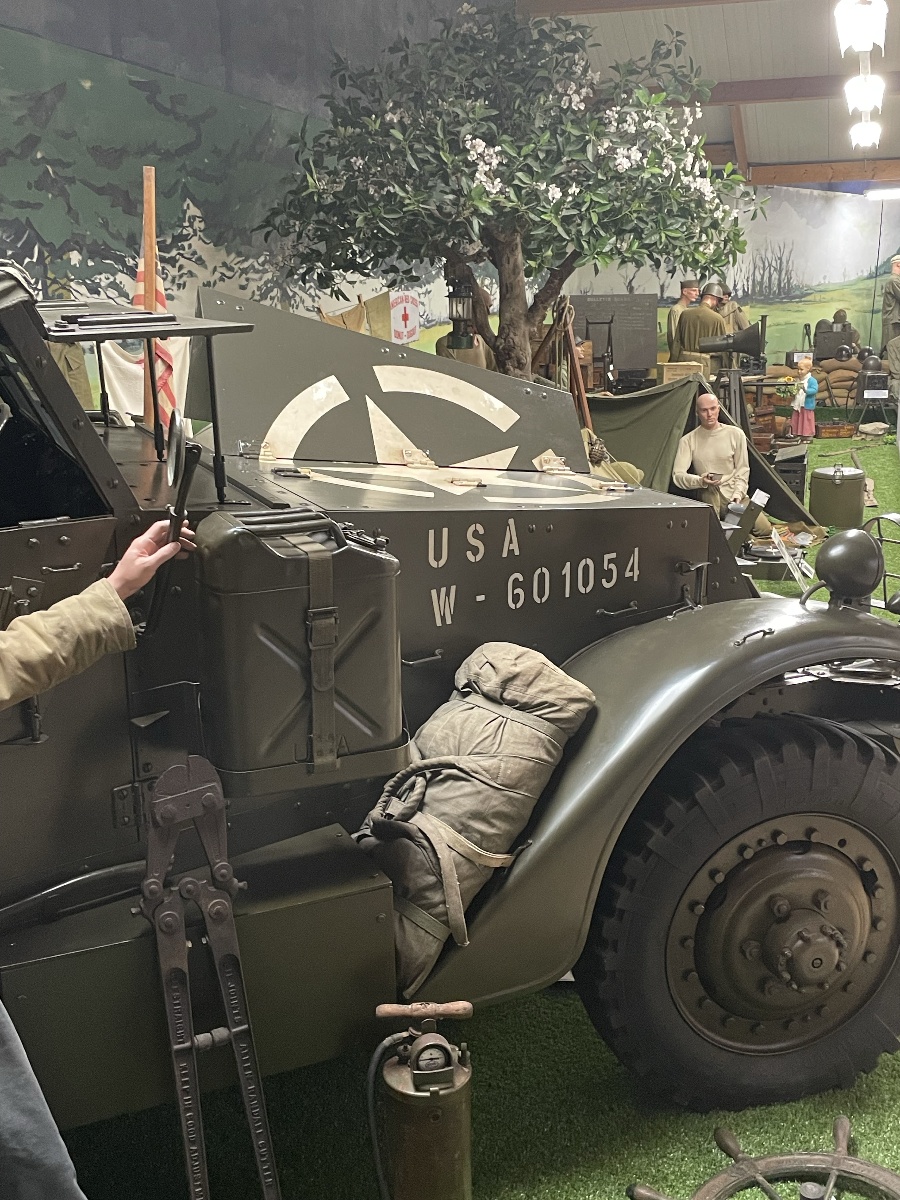 Musée Mémorial Omaha BeachScout_Car