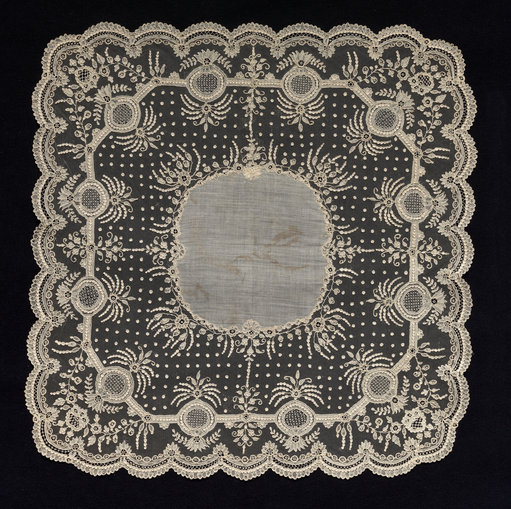 Mouchoir en dentelle d'Alençon