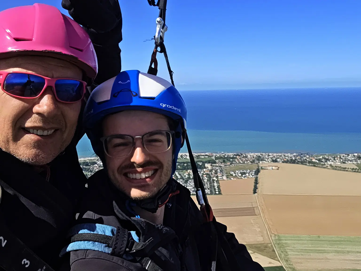 Plaine Altitudesourire-passager-parapente-cote-de-nacre