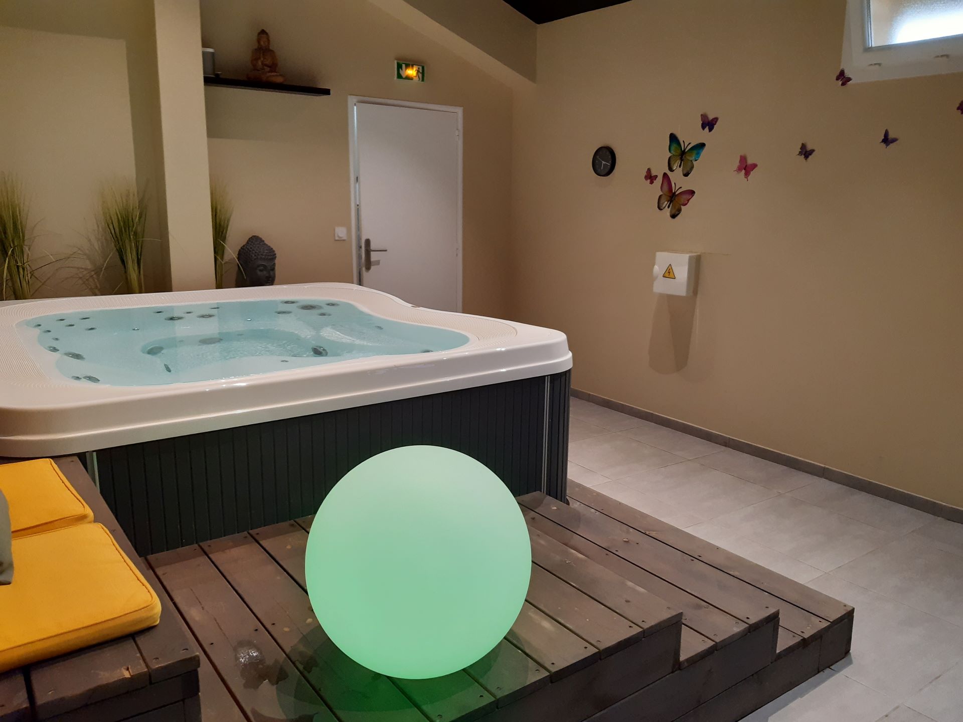 Sabrina MARIESpa et Massage Jaccuzzi