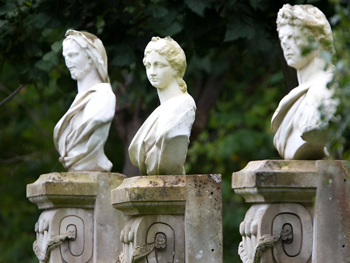 le parc et les jardins du château de Canon vus par A Guérin - Litosphère -Calvados Tourismestatues-parc-chateau-mezido