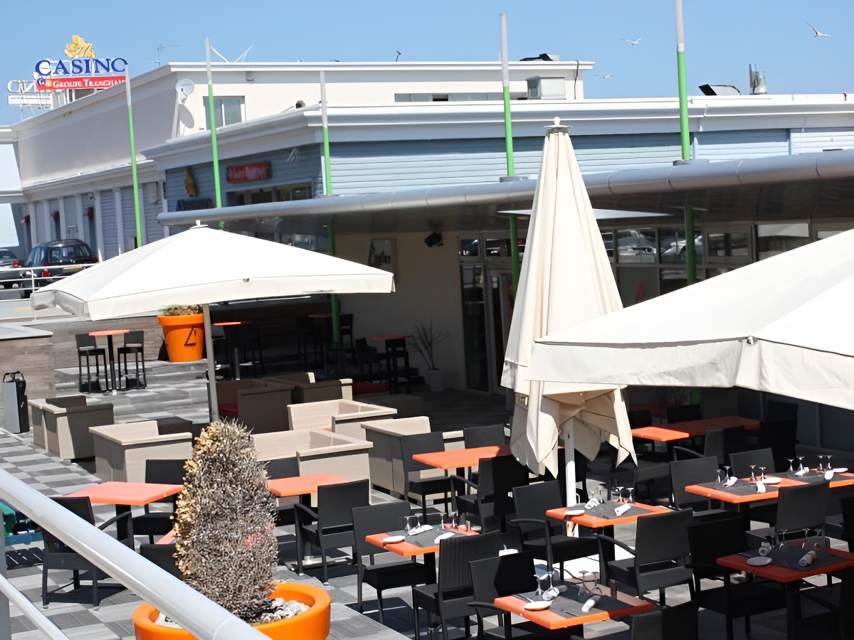 Delphine VorniereCasino de Luc-sur-Mer Terrasse