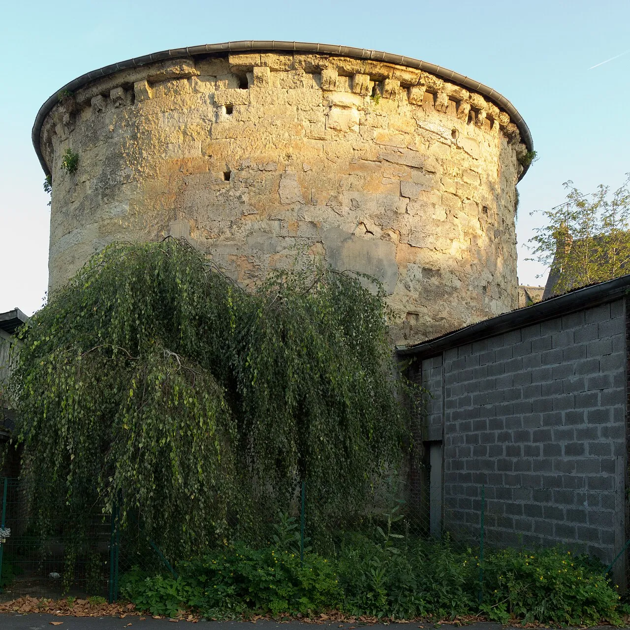 Tour Lambert Mur Ouest