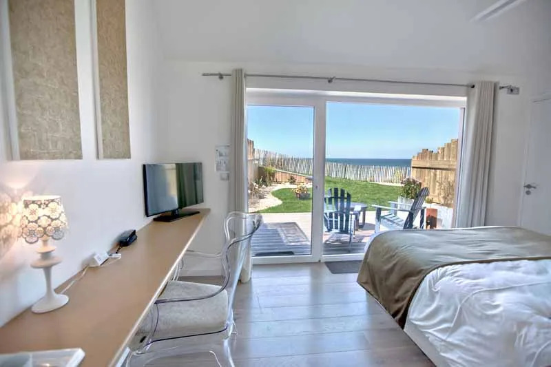 almodovarurville-nacqueville-hr-le-landemer-chambre31