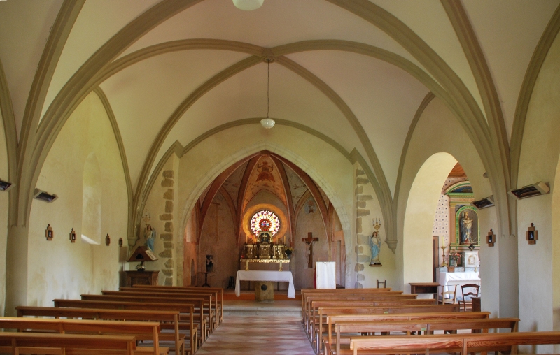 PNRLGVert - Eglise - Int - Vue de la nef