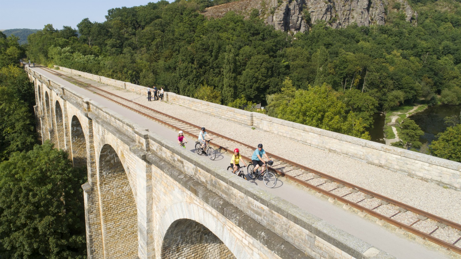 Pascal Beltramy / La Vélo FrancetteViaduc-de-Clecy-a-velo-