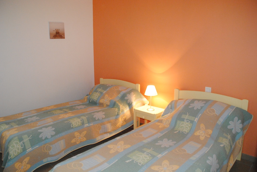 OT Mugron - Gîtes de FranceVieux Port Maremne - chambre 2lits 1pers