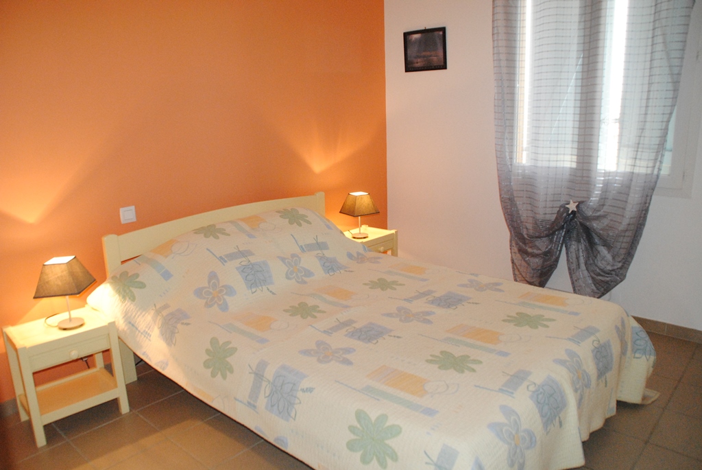 OT Mugron - Gîtes de FranceVieux Port Maremne - chambre lit 2pers