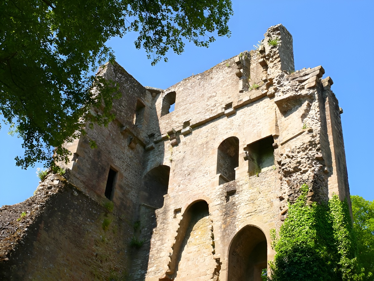 Calvados TourismeDonjon féodal de Vire