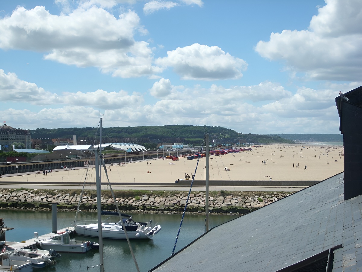 0Vue sur la Plage de Deauville